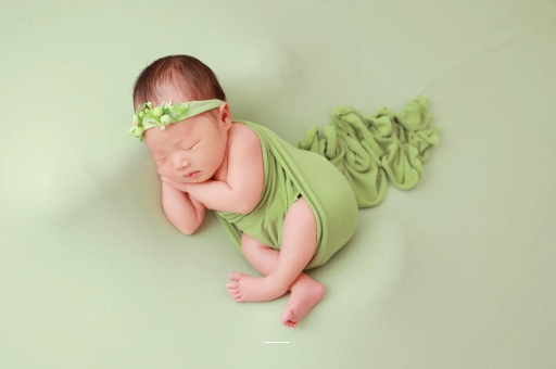 武穴宝宝边吃边拉正常吗